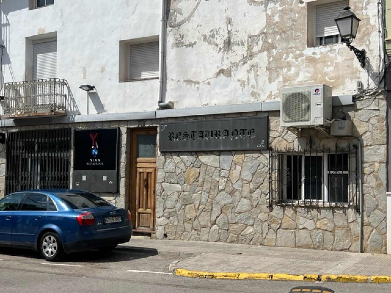 House in Ayora - view 1