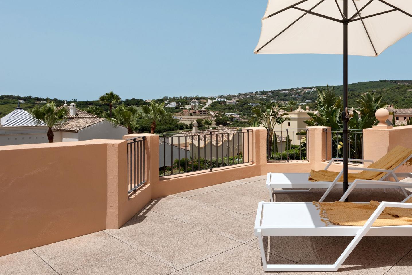 Villa in Sotogrande - view 1