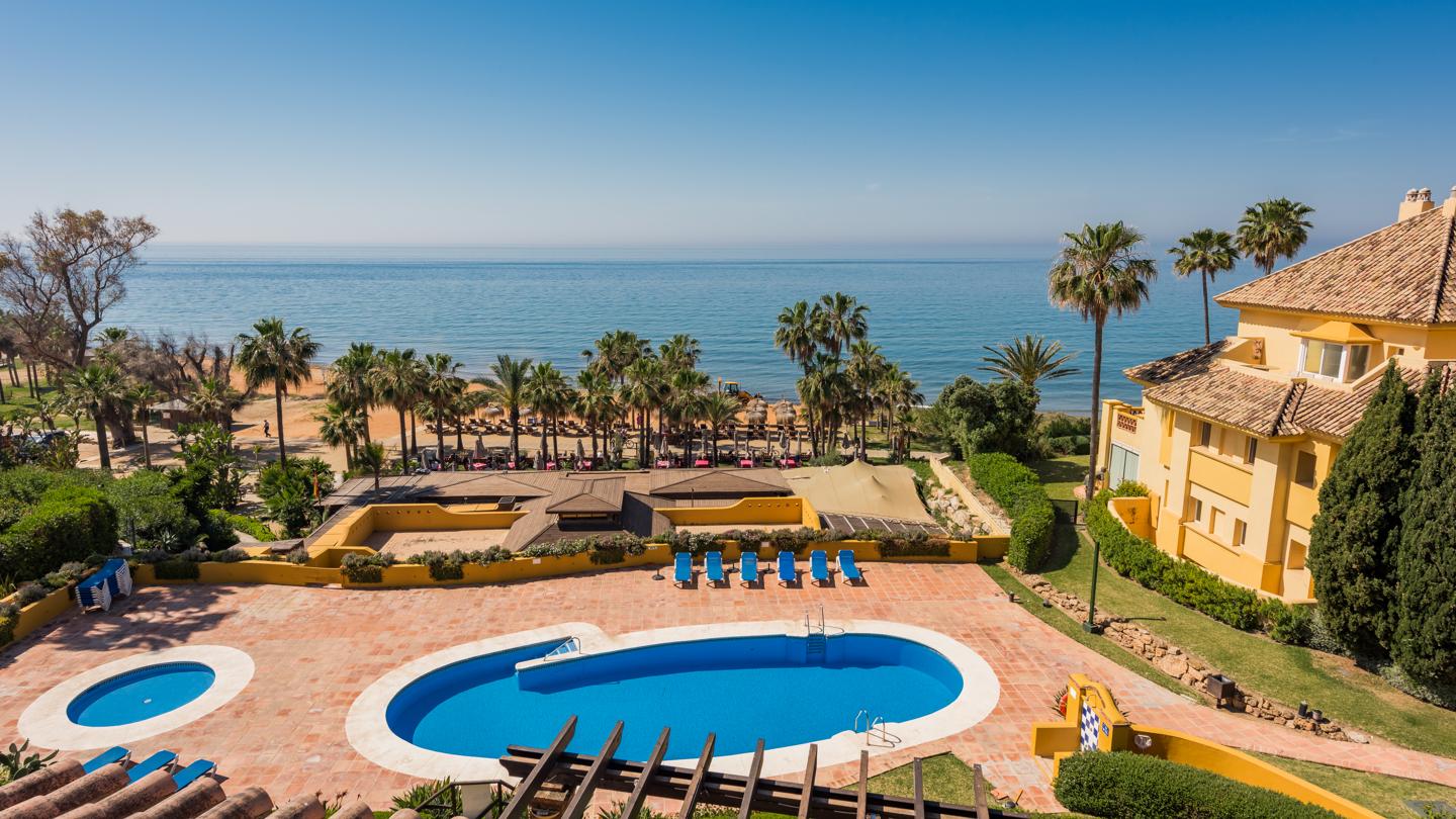 Penthouse in Marbella Del Este - view 1