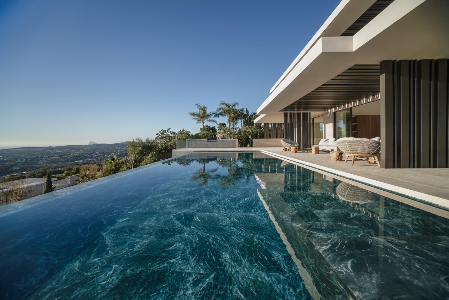 House in San Roque - view 1