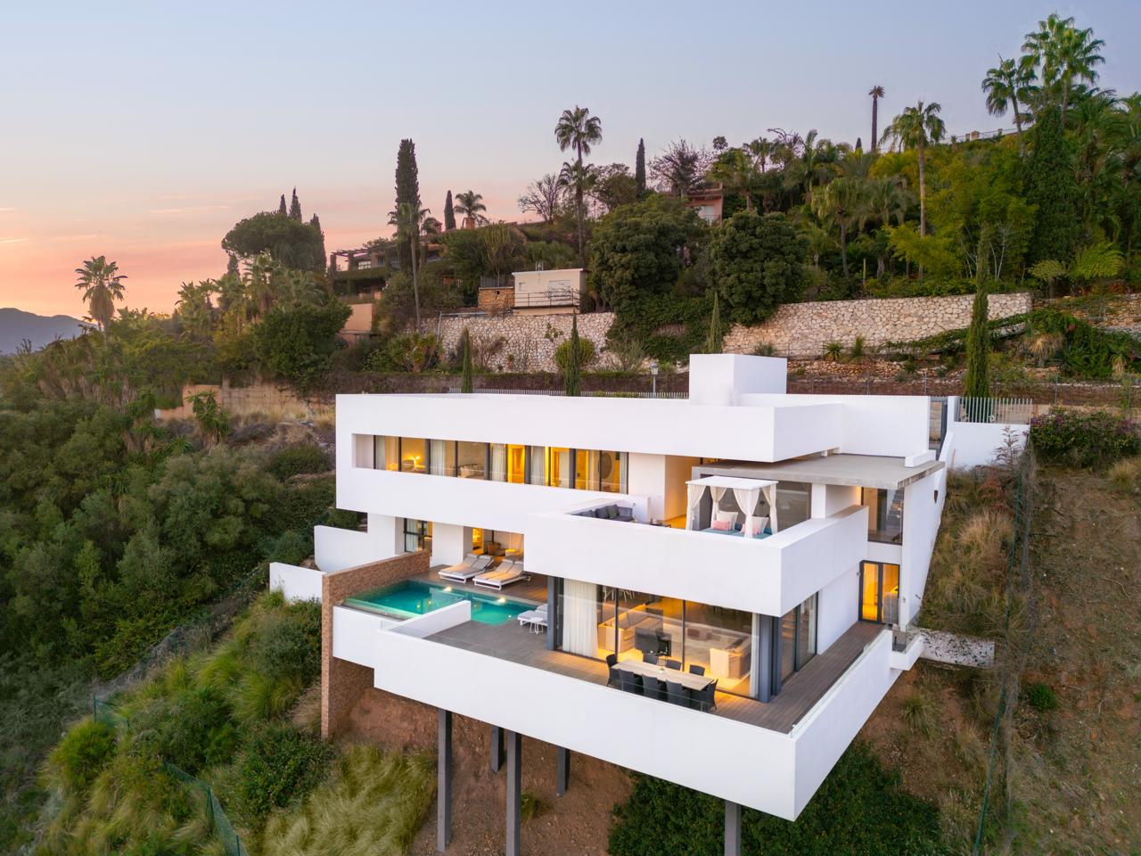 Villa in Malaga - view 1