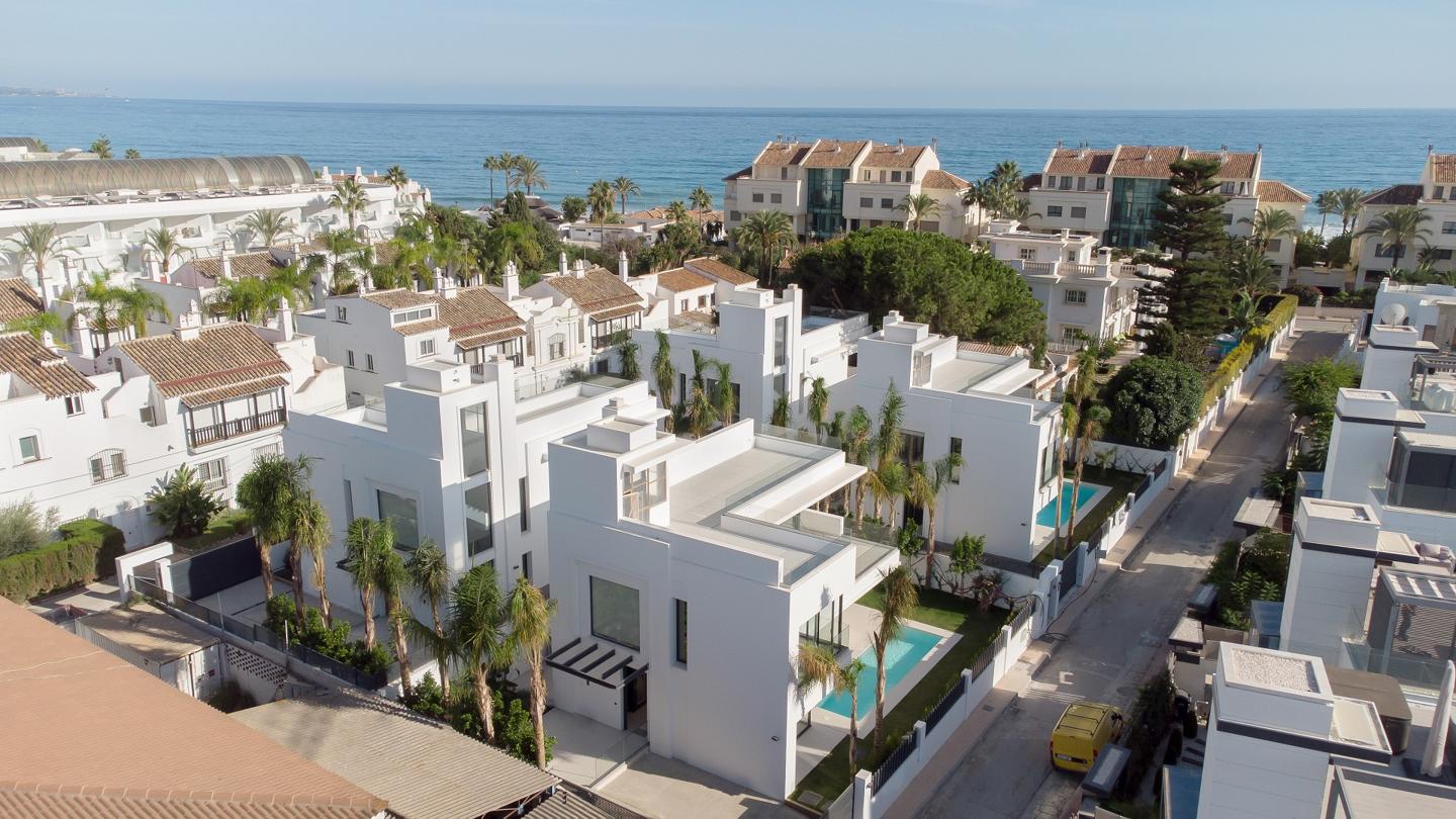Villa in Marbella Del Este - view 1