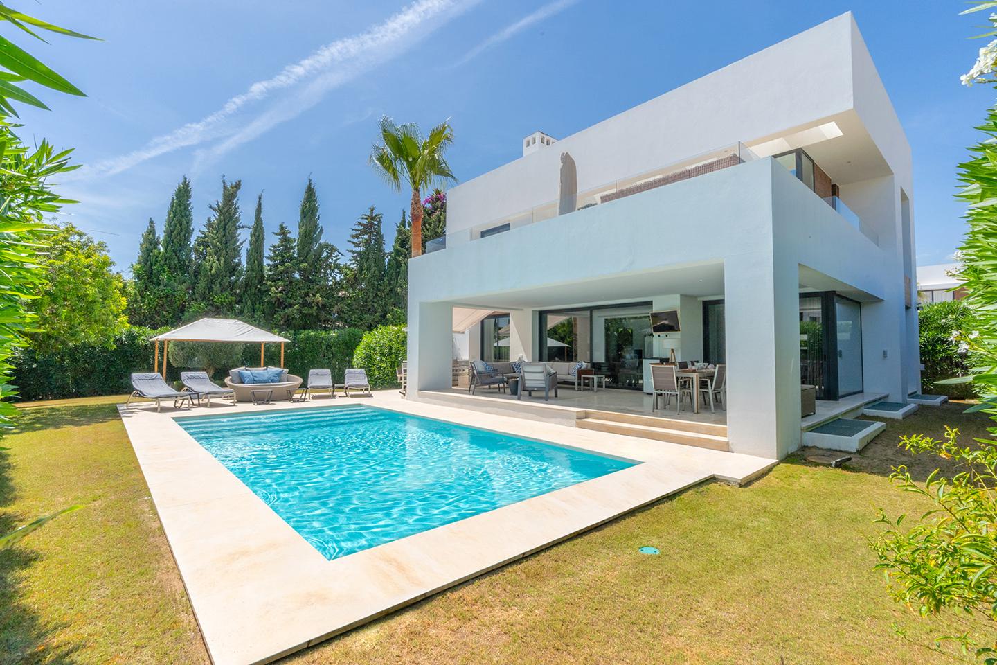 Villa in Malaga - view 1