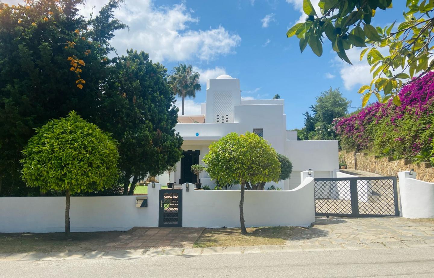 Villa in Sotogrande - view 1