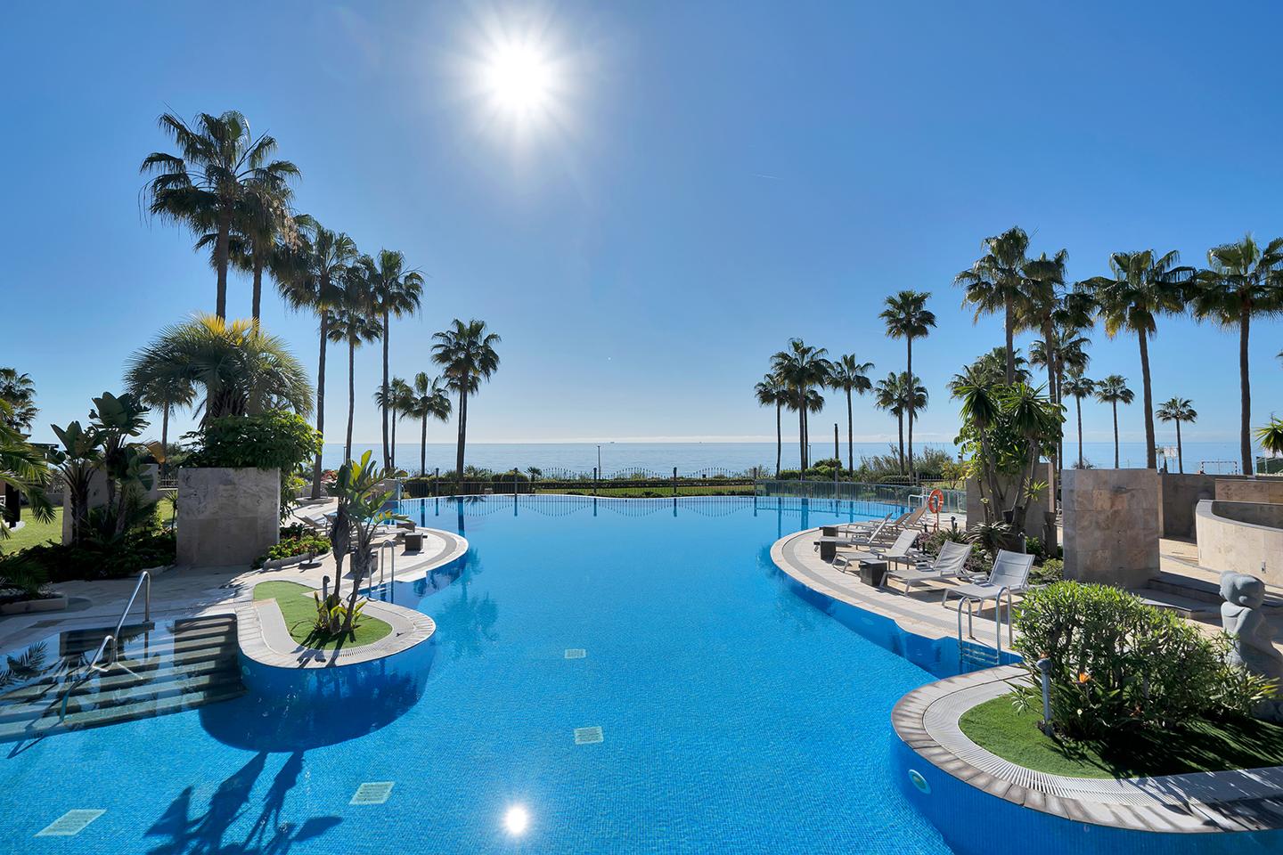 Apartment in Estepona - view 1