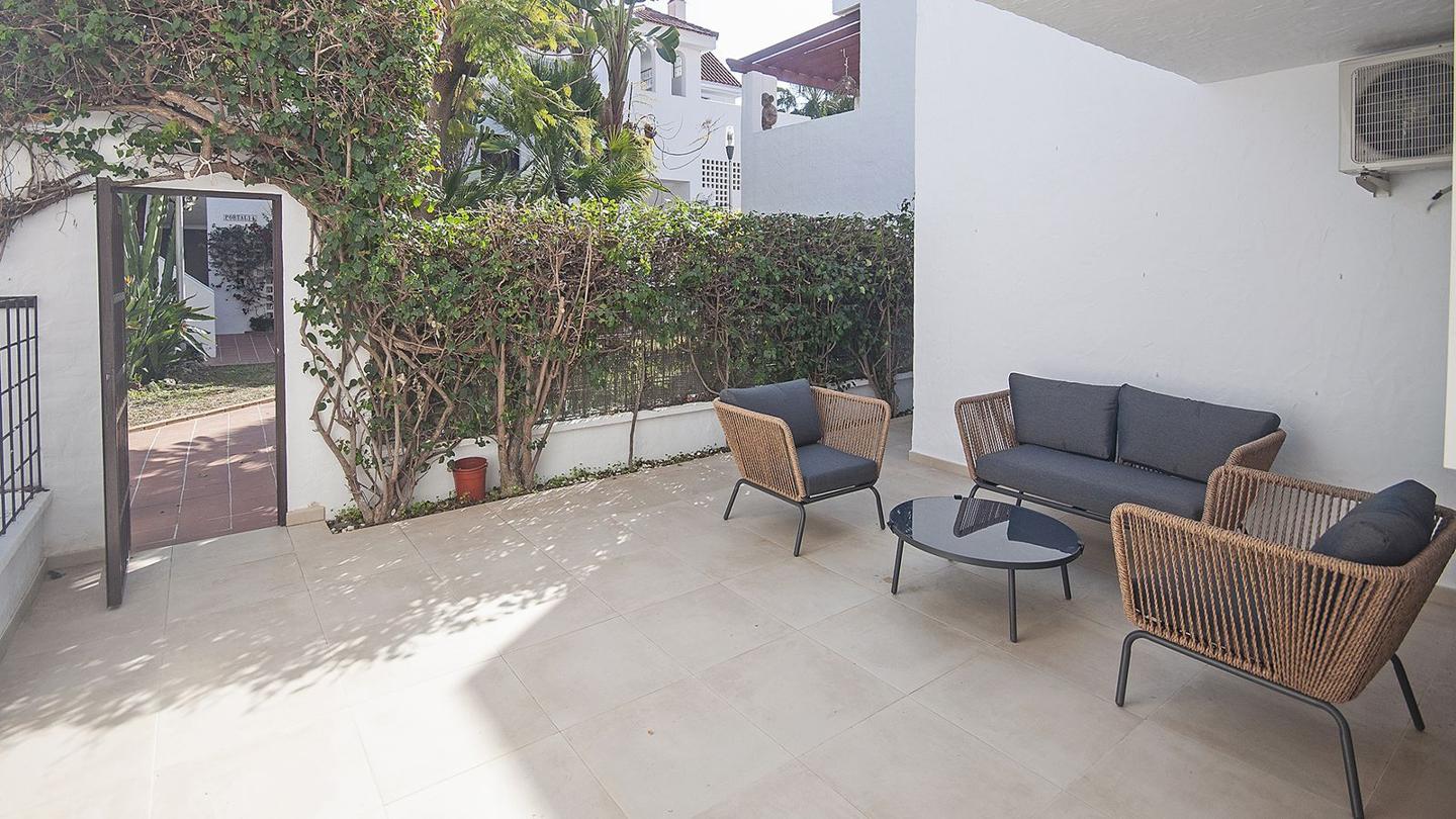 Apartment in Nueva Andalucia - view 1