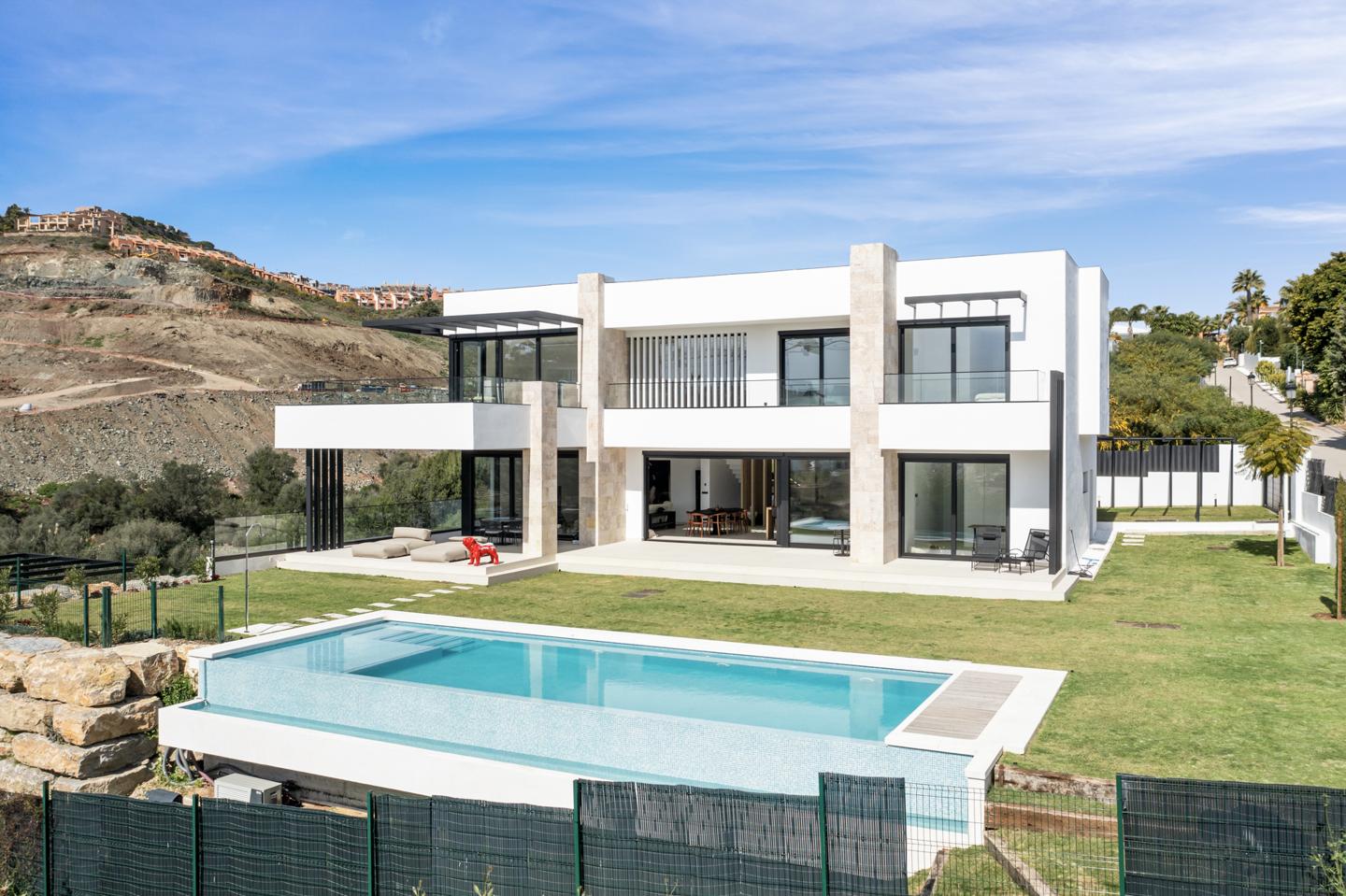 Villa in Malaga - view 1