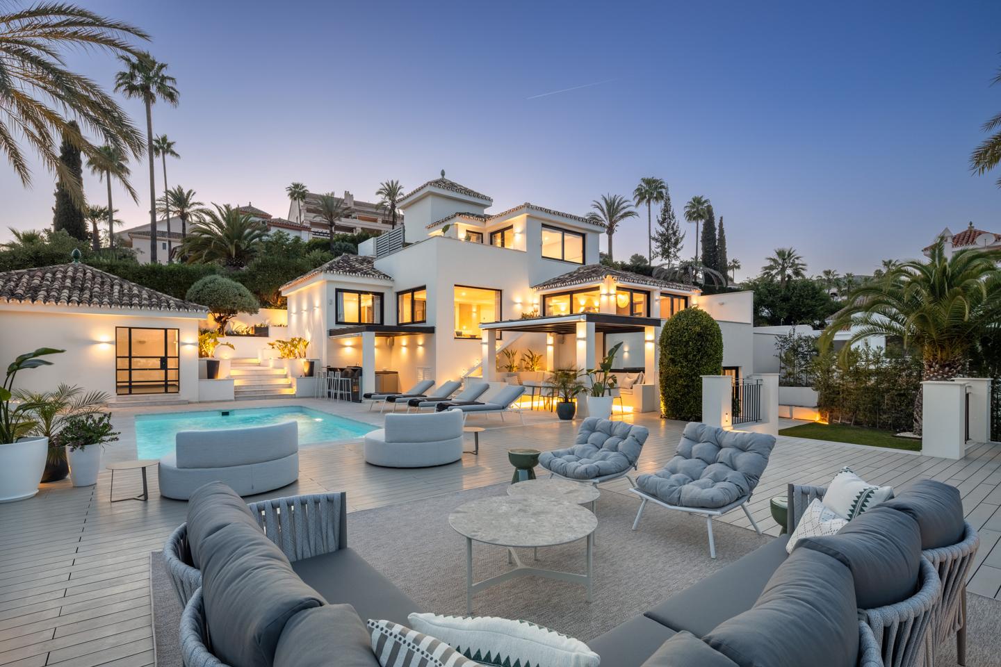 Villa in Marbella Del Este - view 1