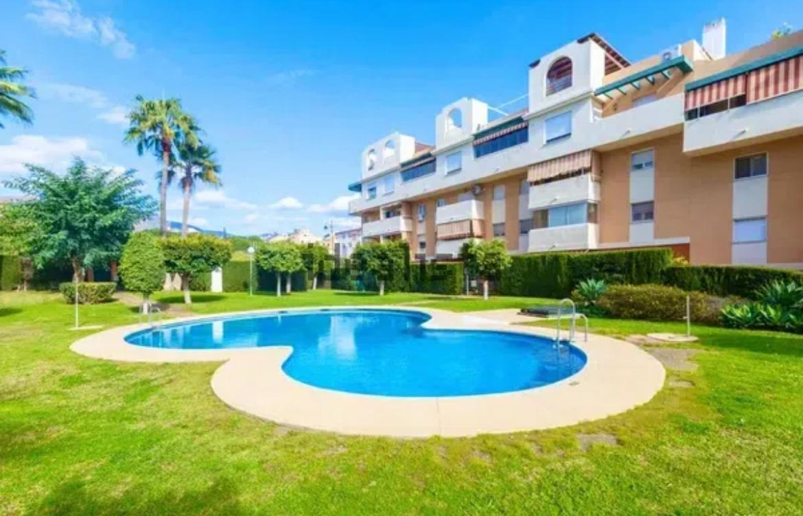 Apartment in Estepona - view 1