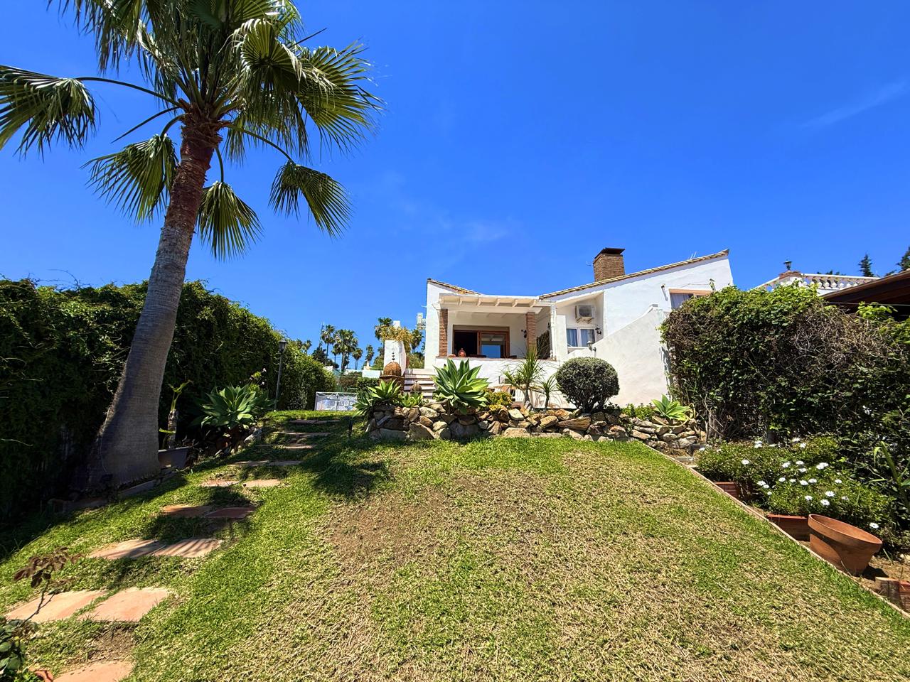 House in Estepona - view 1