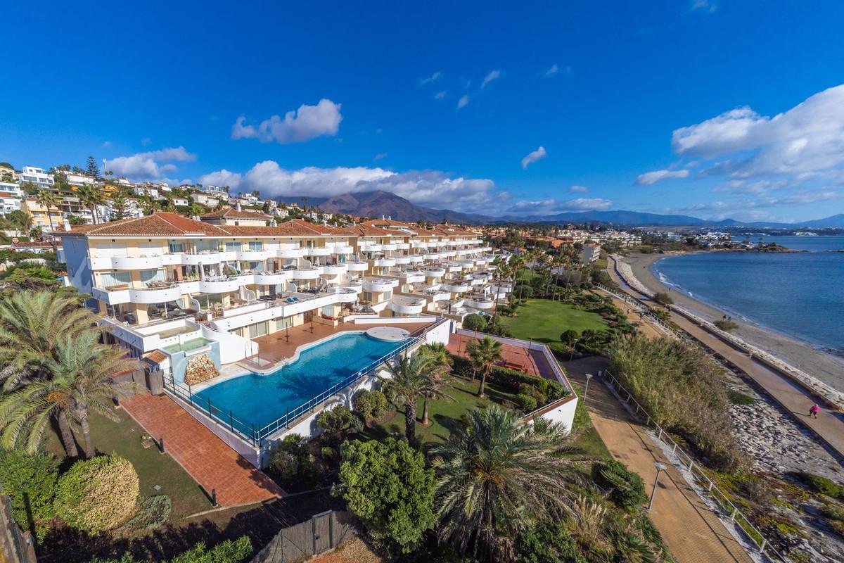 Penthouse in Estepona - view 1