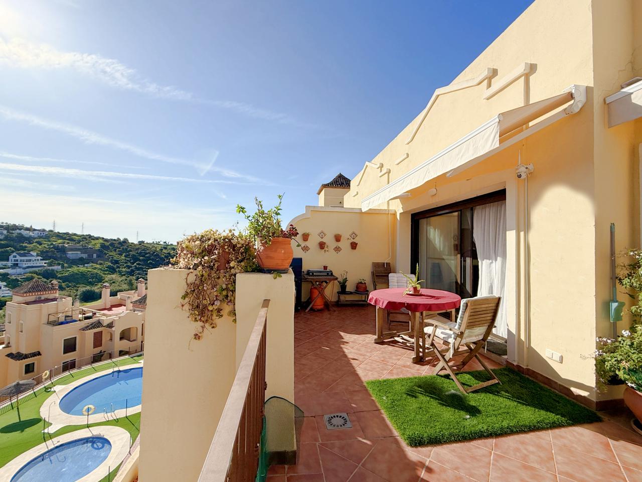 Penthouse in Estepona - view 1