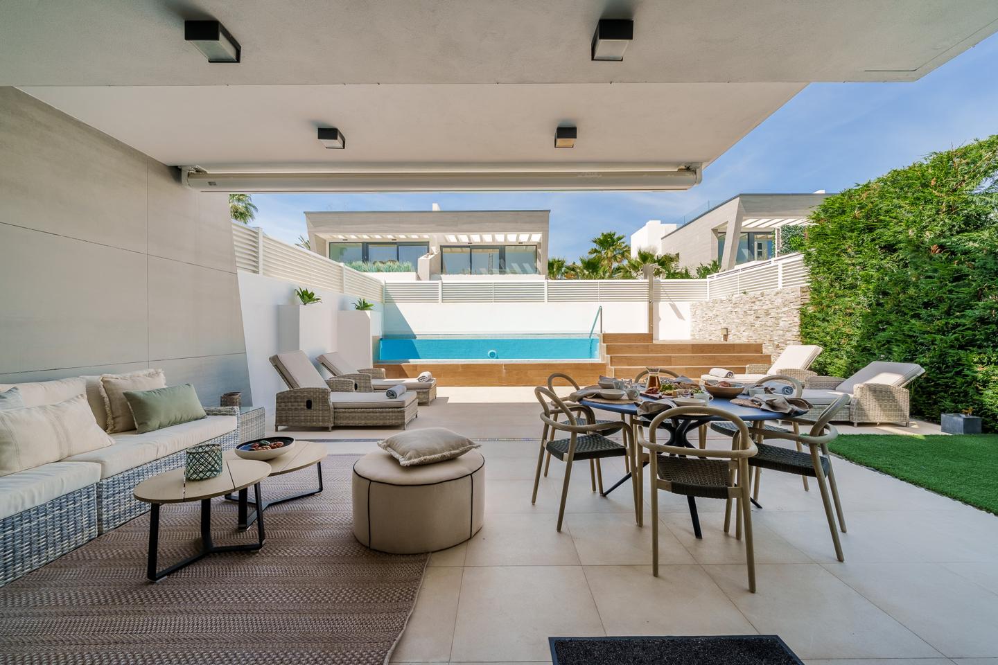 Villa in Marbella Del Este - view 1
