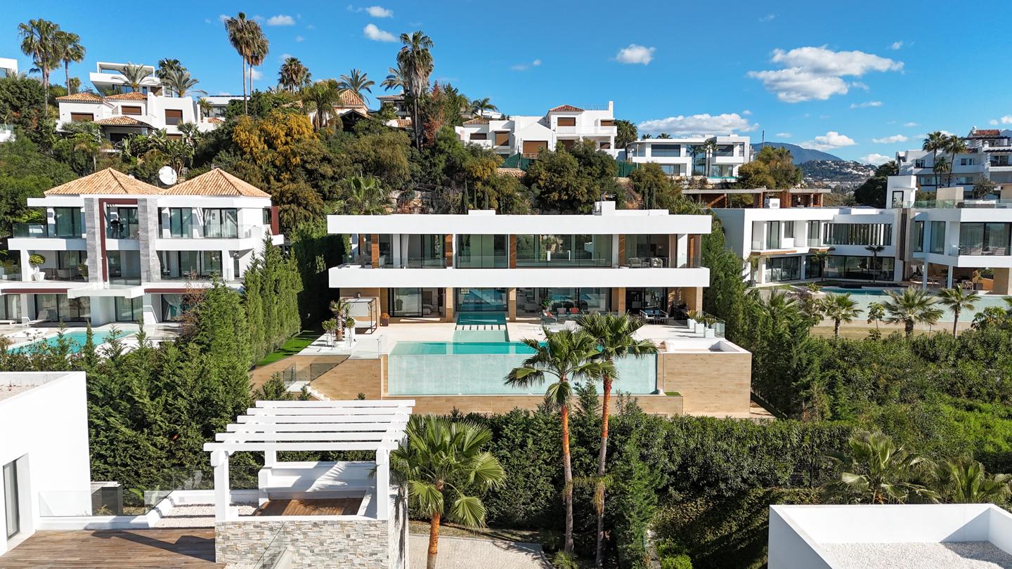 Villa in Malaga - view 1