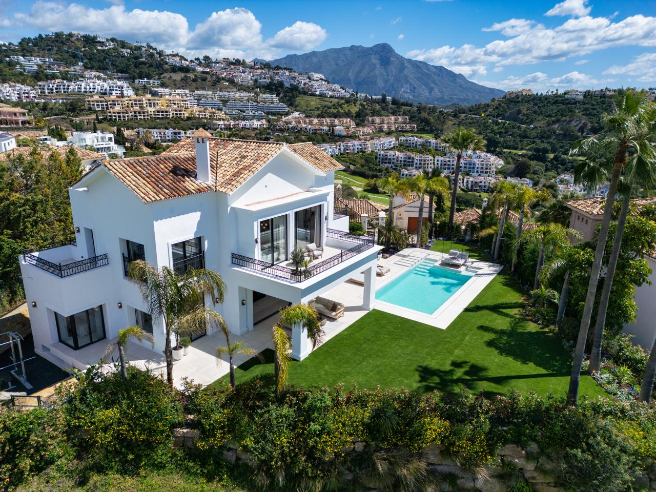 Villa in Malaga - view 1
