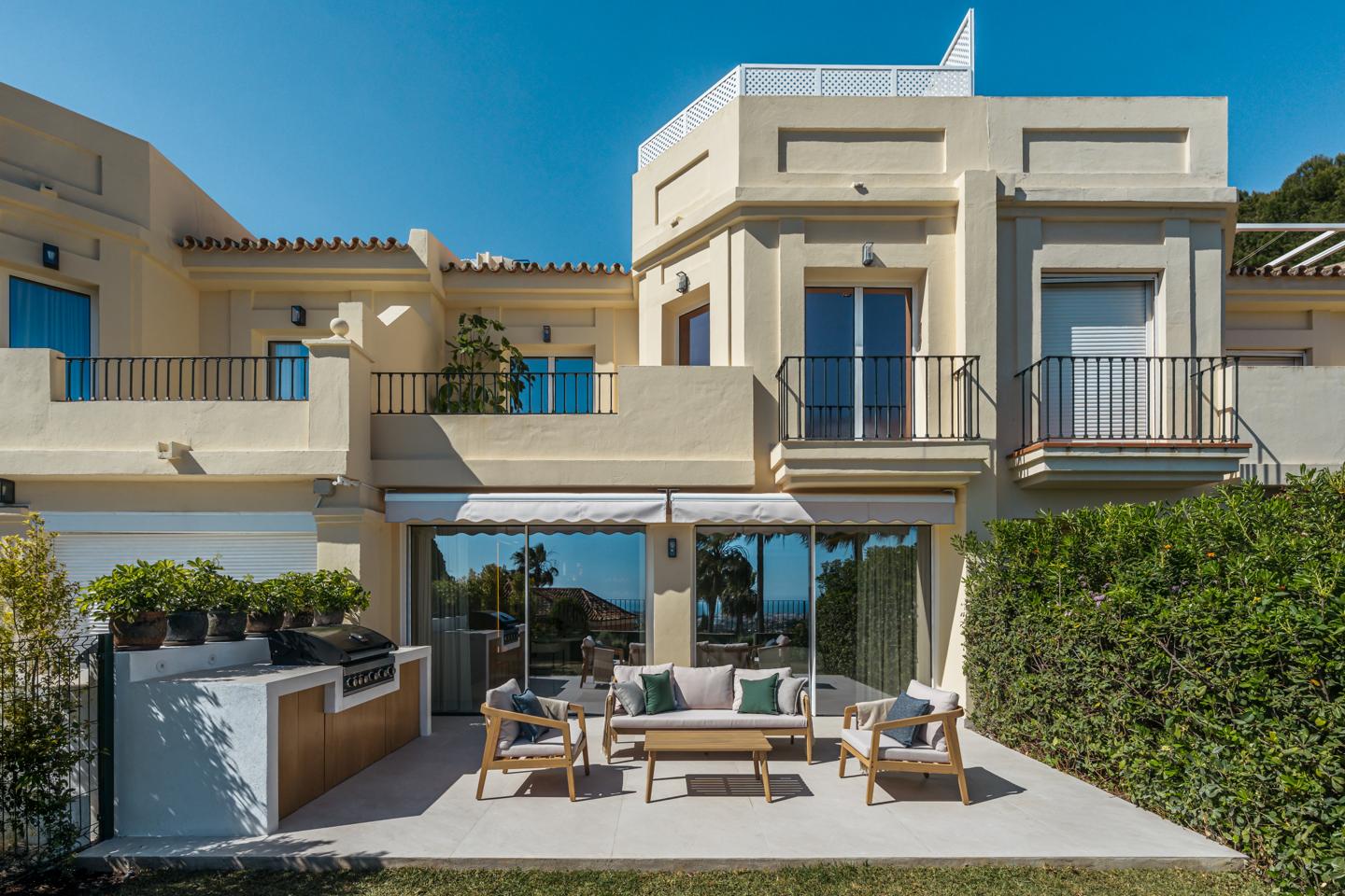 Villa in Malaga - view 1
