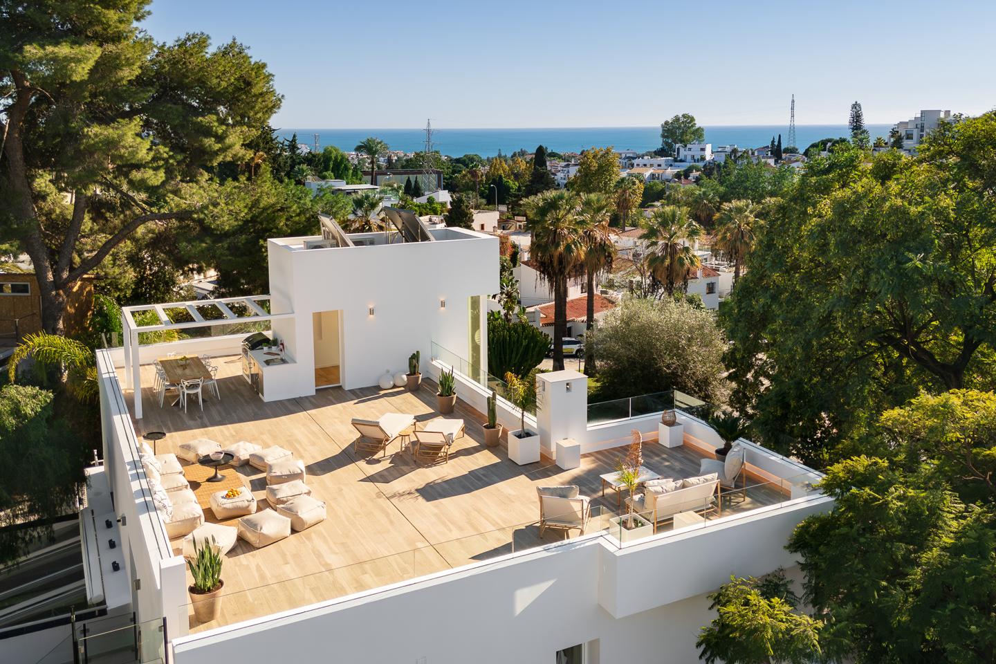 Villa in Marbella Del Este - view 1