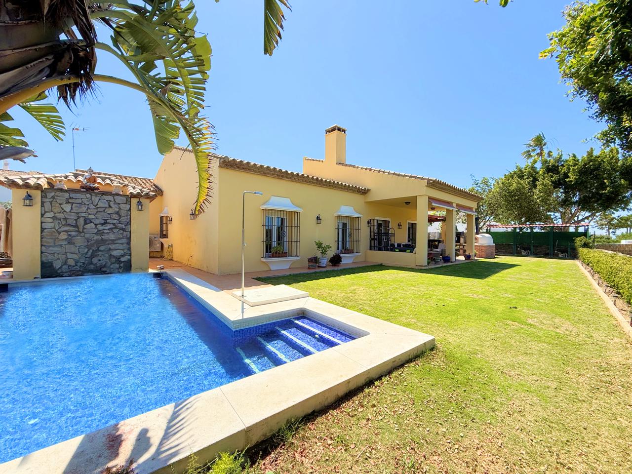 Villa in Malaga - view 1