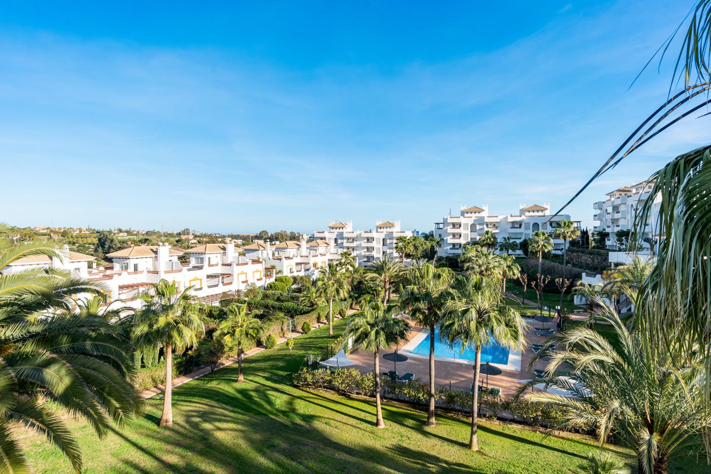 Apartment in Estepona - view 1