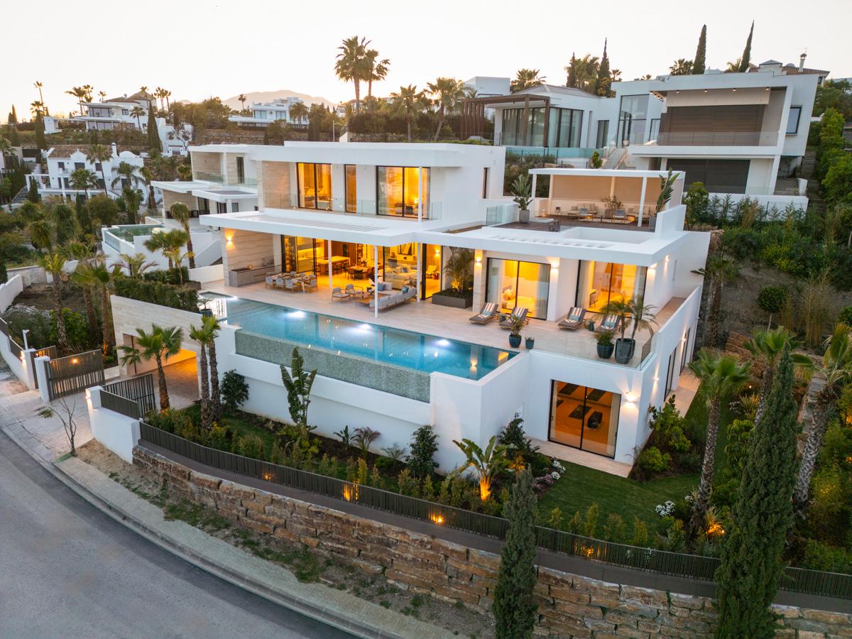 Villa in Malaga - view 1