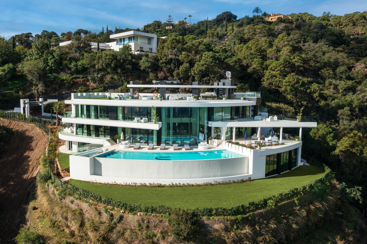 Villa in Malaga - view 1