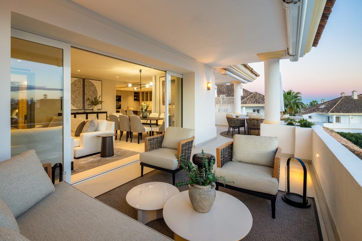 Penthouse in Marbella Del Este - view 1