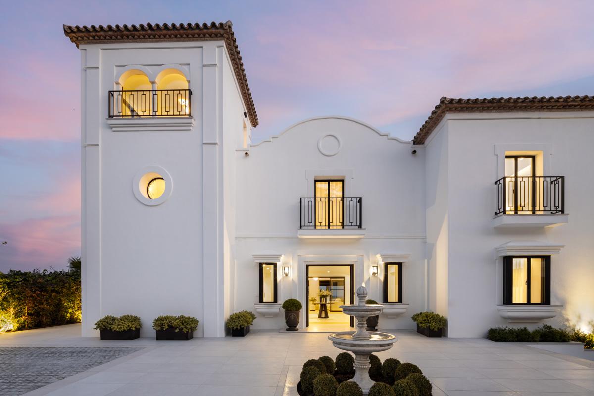 Villa in Benahavis - view 1