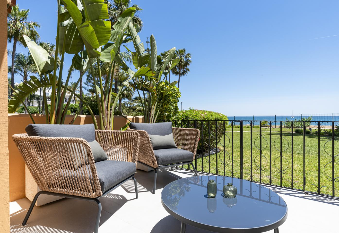 Apartment in Estepona - view 1