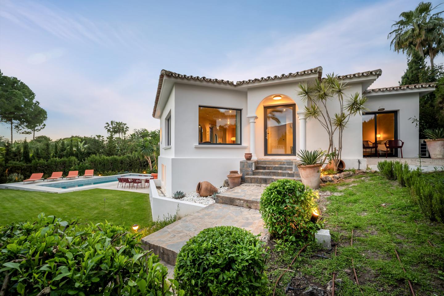 Villa in Marbella Del Este - view 1