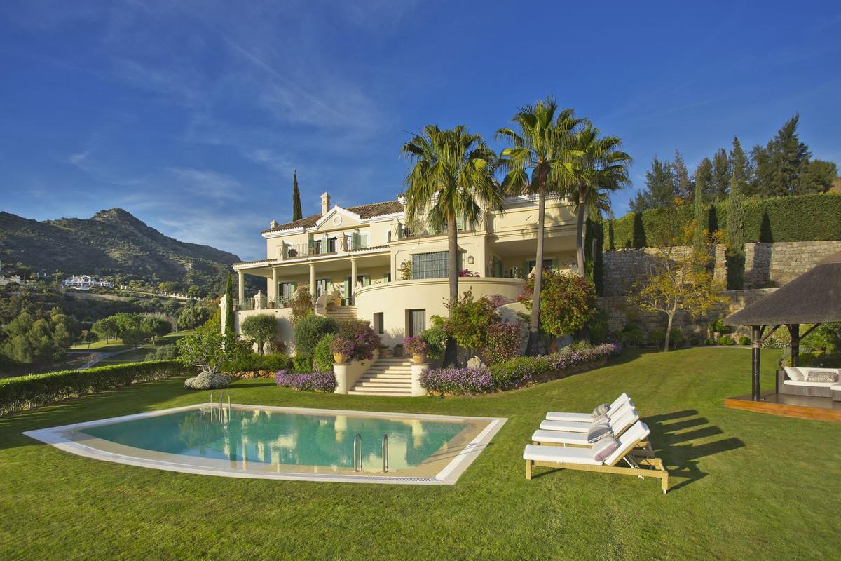 Villa in Malaga - view 1