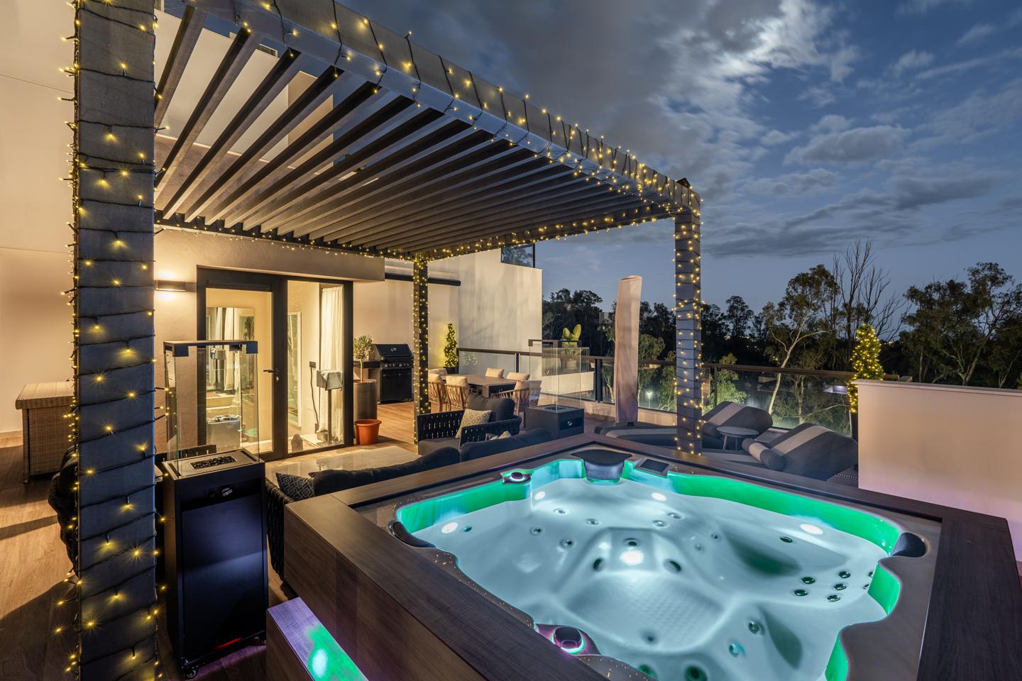 Apartment in Marbella Del Este - view 1