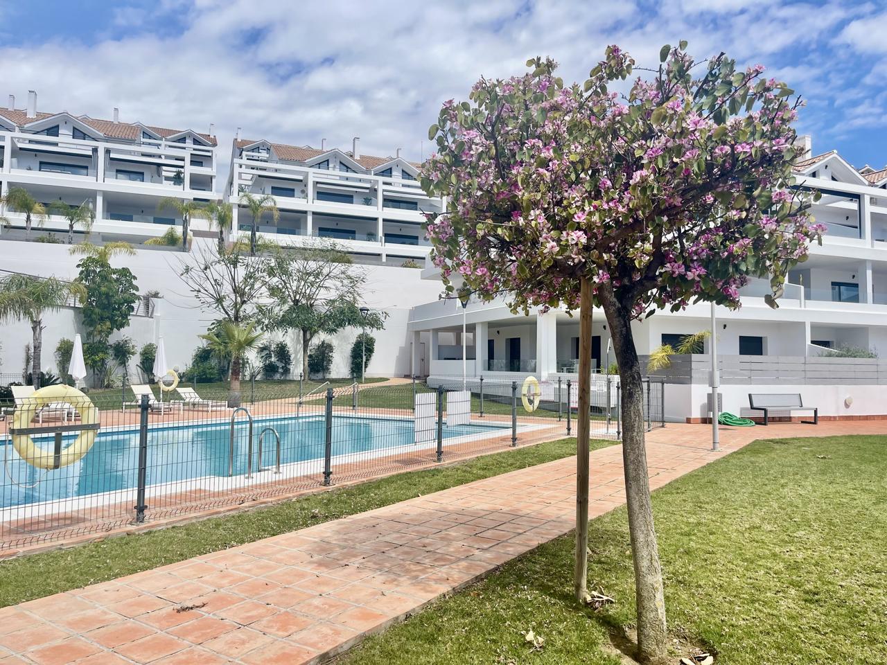 Apartment in Estepona - view 1