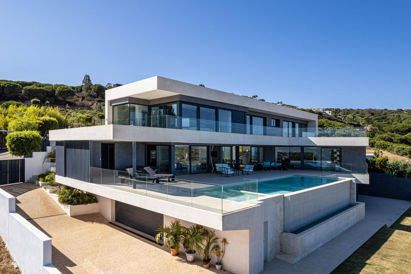 Villa in Sotogrande - view 1
