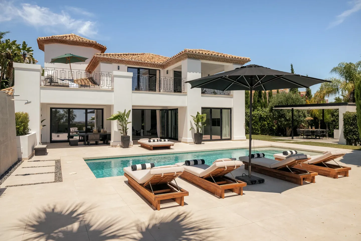 Villa in Marbella Del Este - view 1