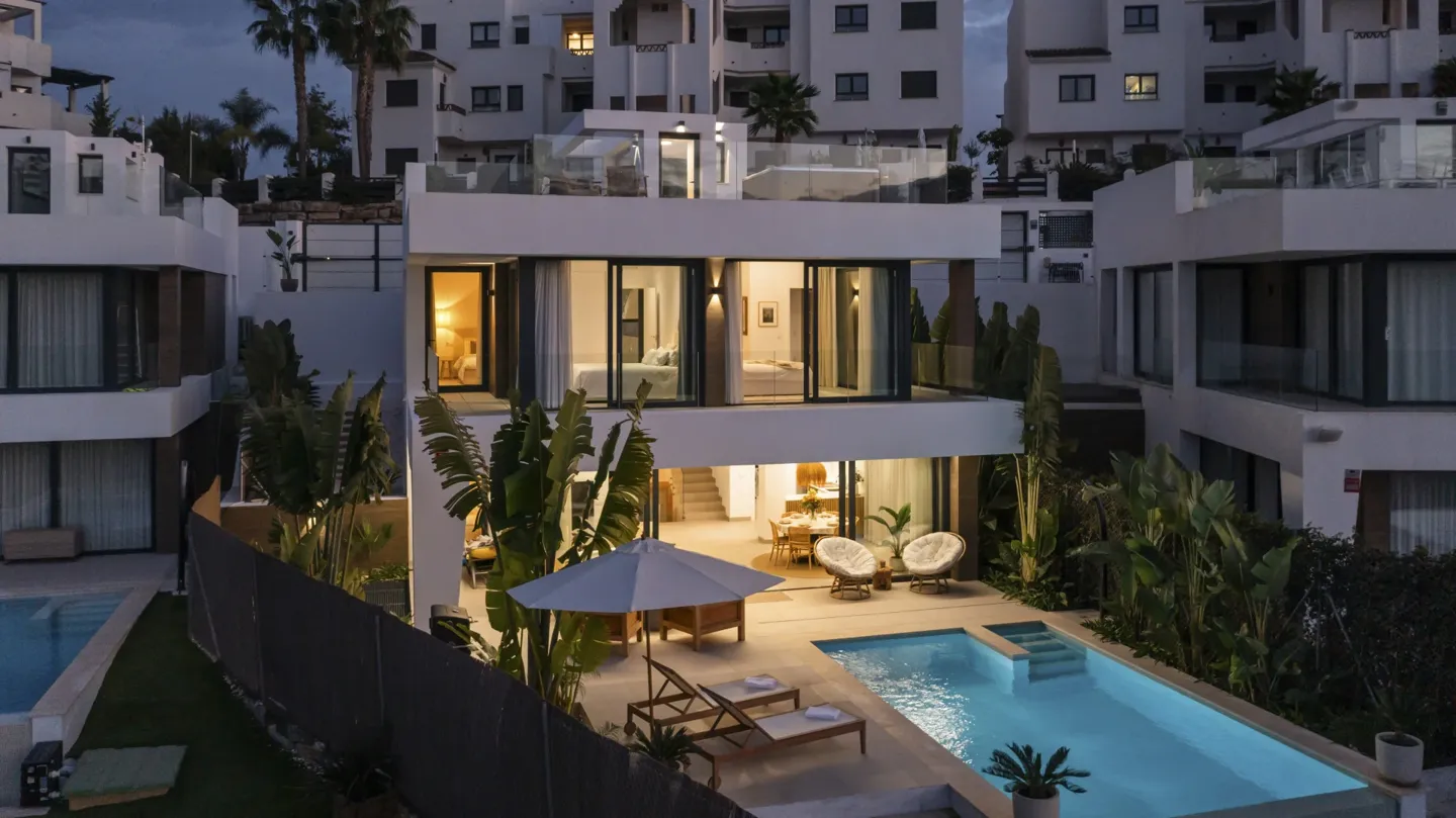 Villa in Estepona - view 1