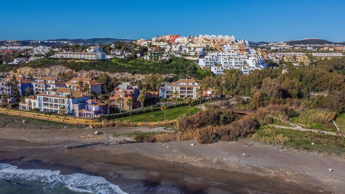 Apartment in Casares de Arbas - view 1