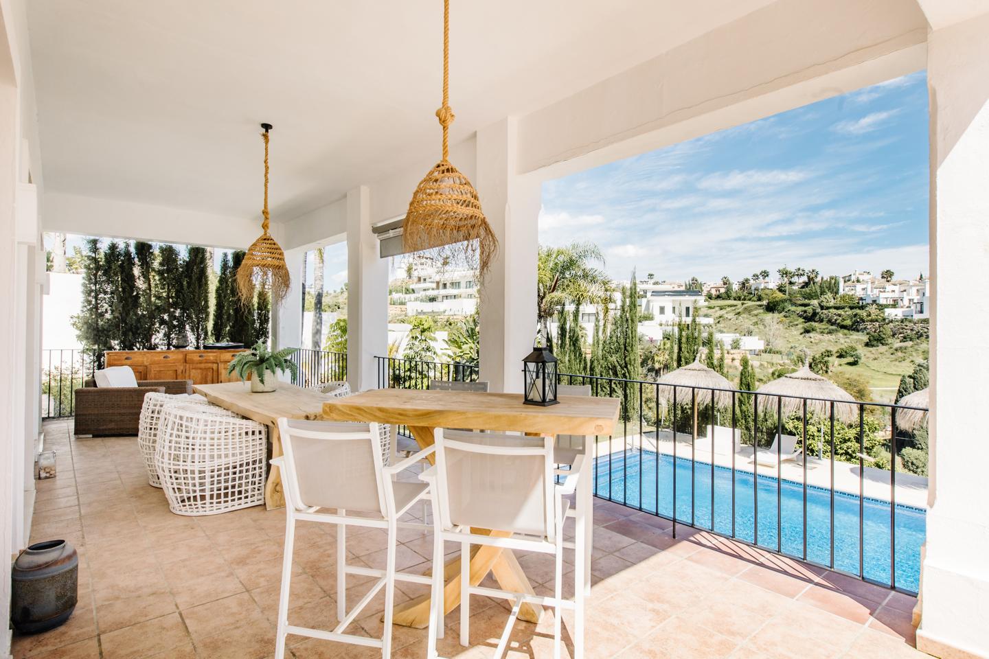 Villa in Estepona - view 1