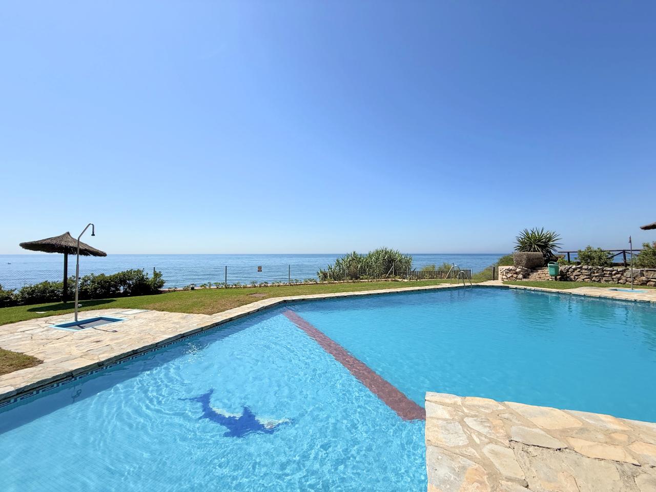 House in Estepona - view 1
