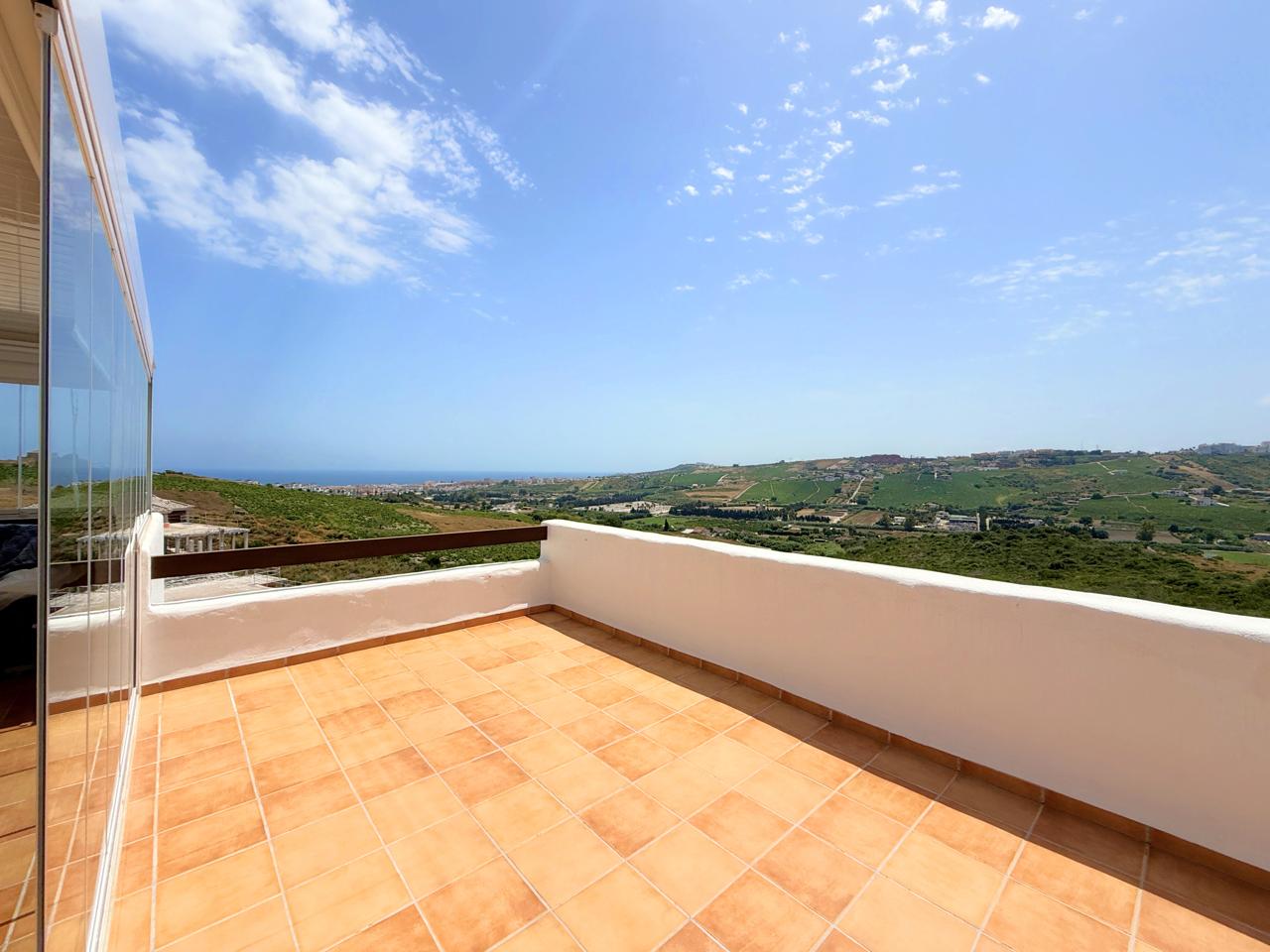 Penthouse in Casares - view 1