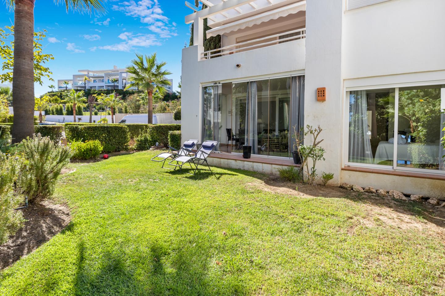 Apartment in Marbella Del Este - view 1