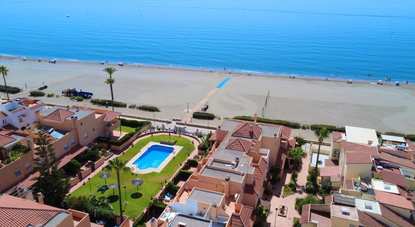Villa in Casares de Arbas - view 1