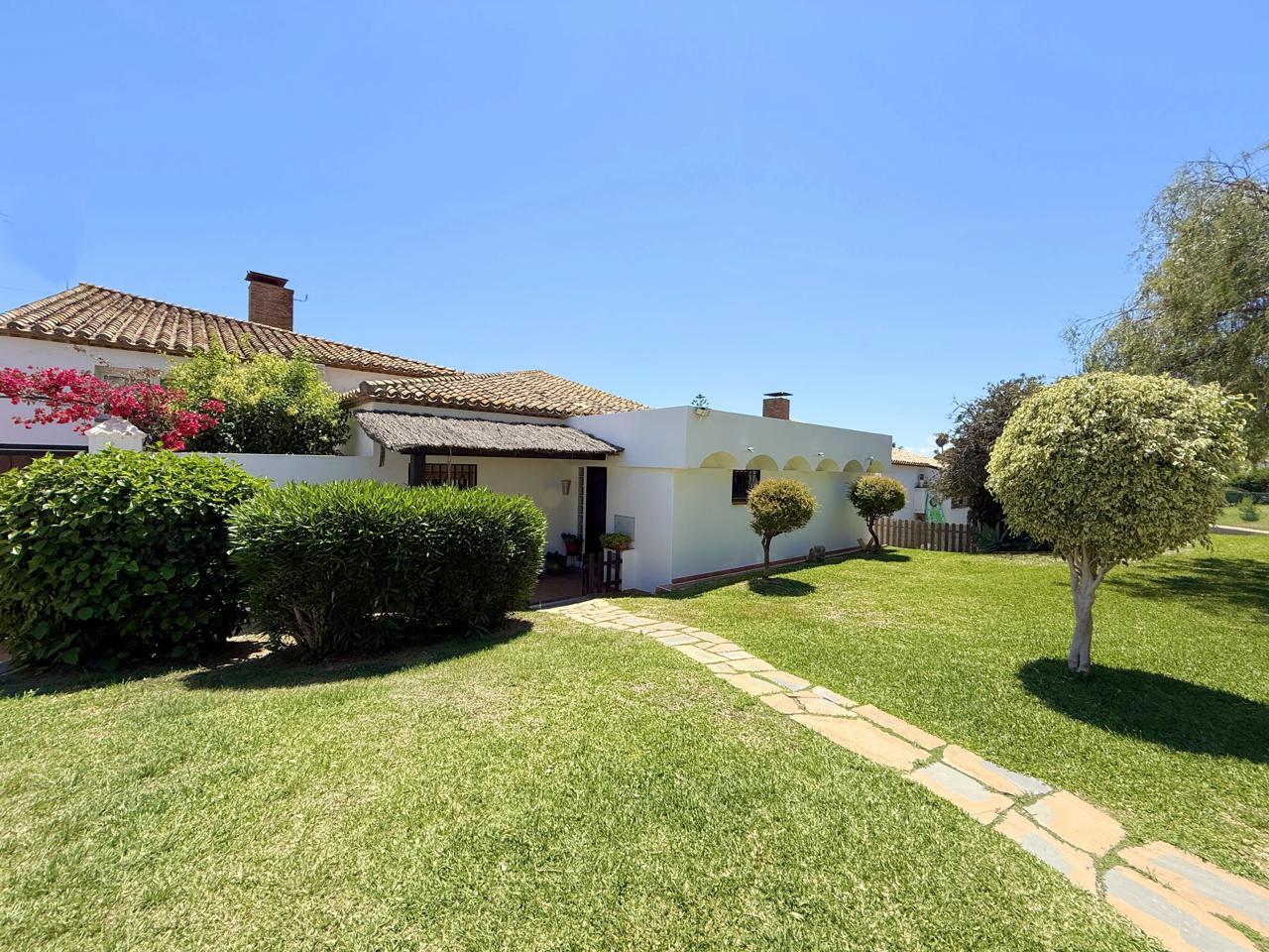 House in Estepona - view 1