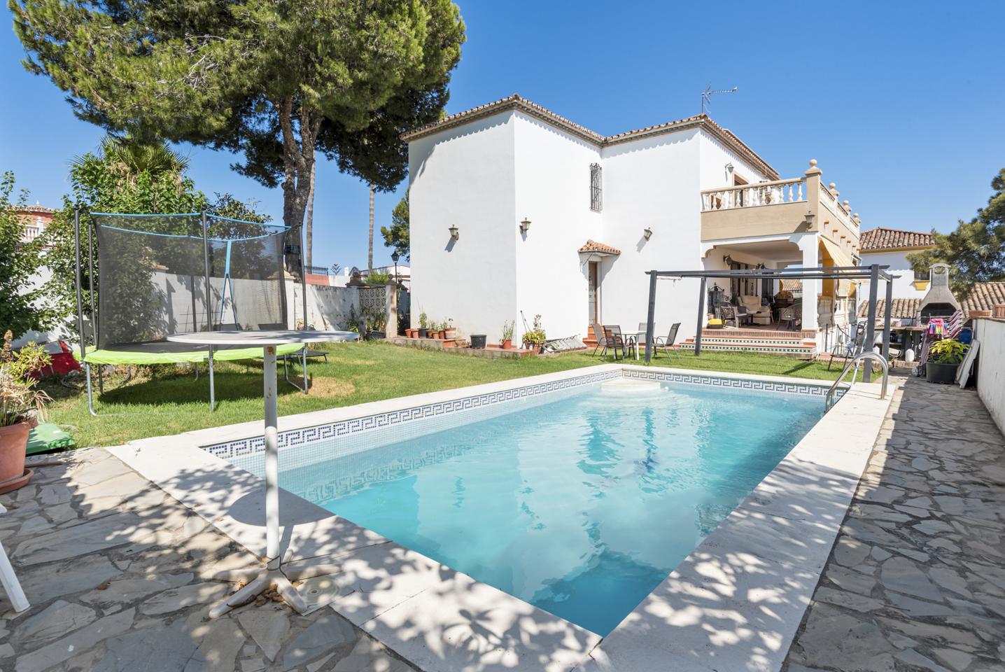 Villa in Malaga - view 1
