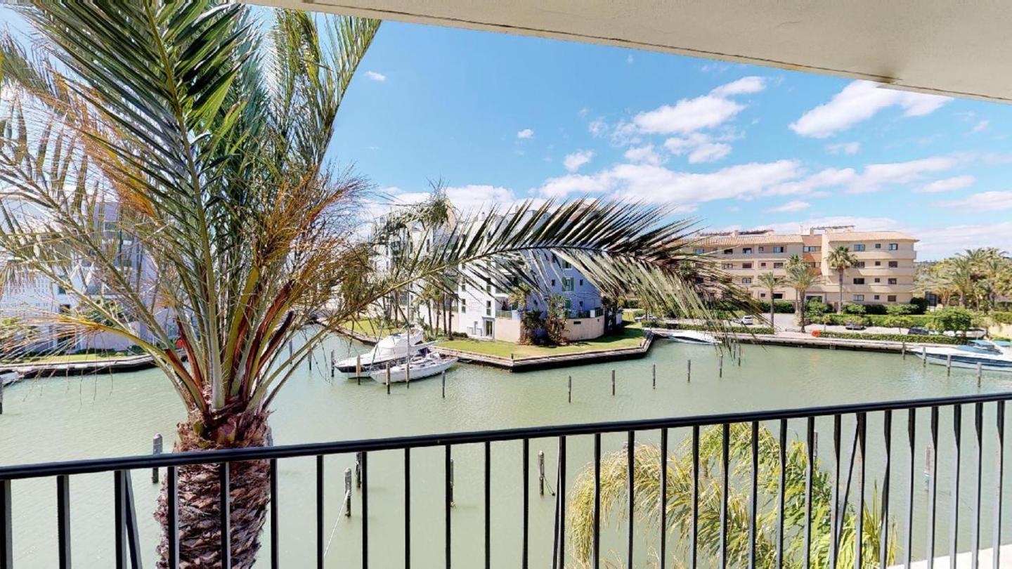 Apartment in Sotogrande - view 1