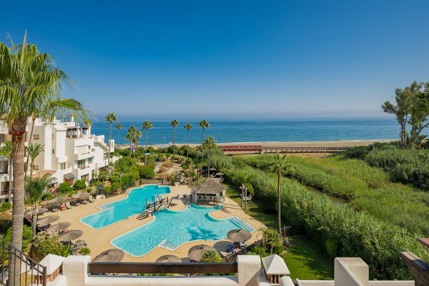 Penthouse in Estepona - view 1