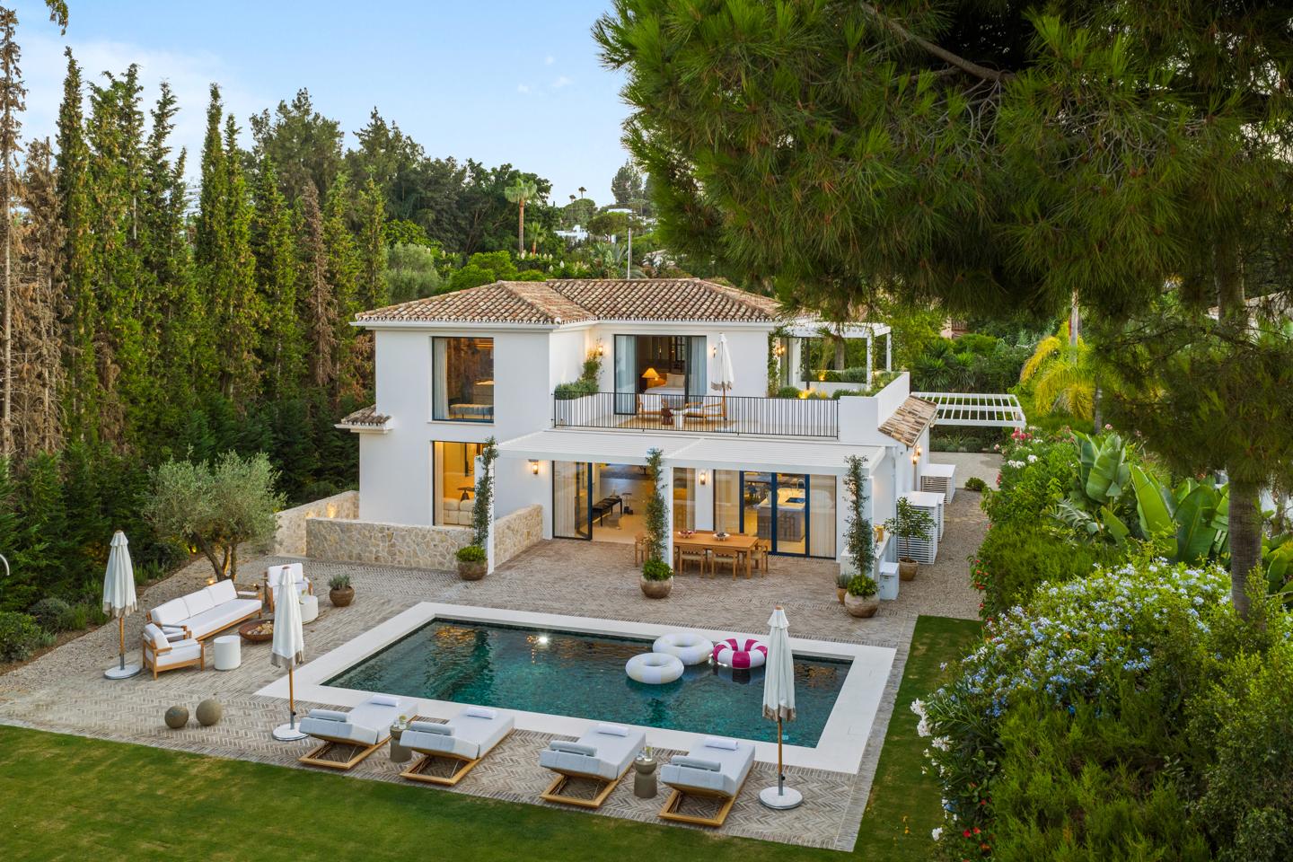 Villa in Marbella Del Este - view 1