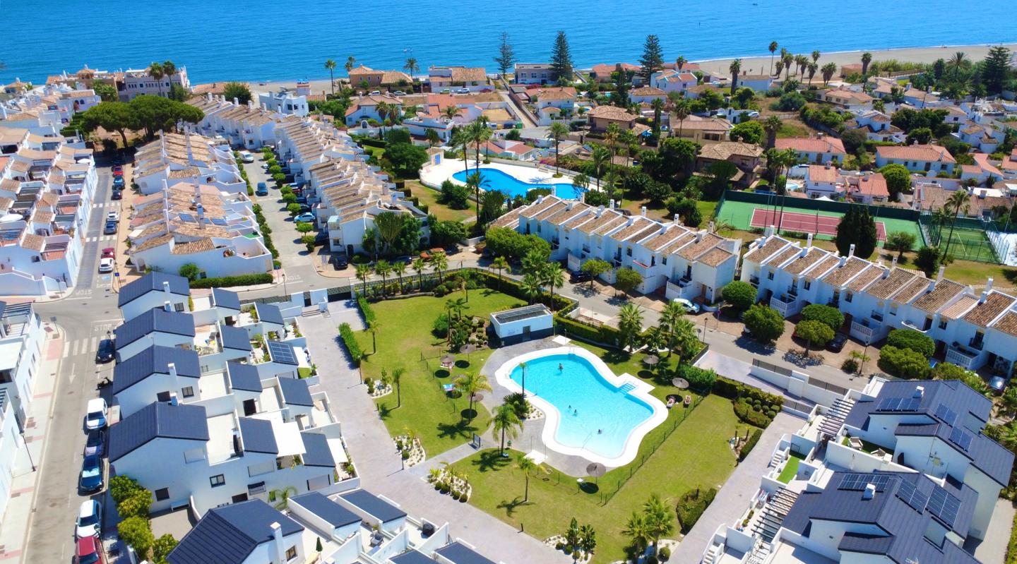 Penthouse in La Duquesa - view 1