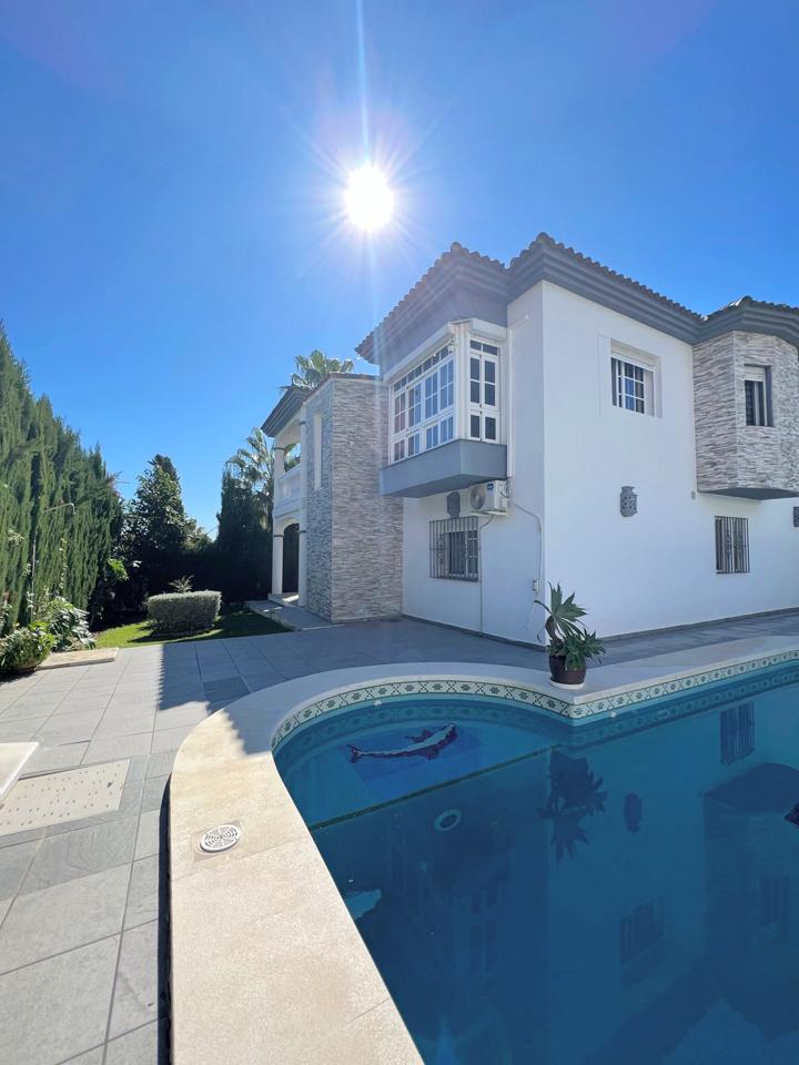 Villa in Casares - view 1