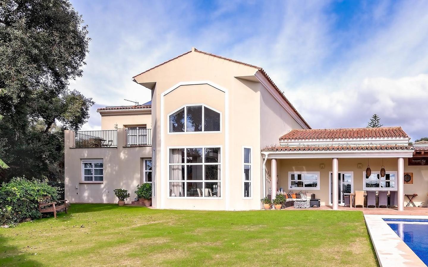 Villa in Sotogrande - view 1