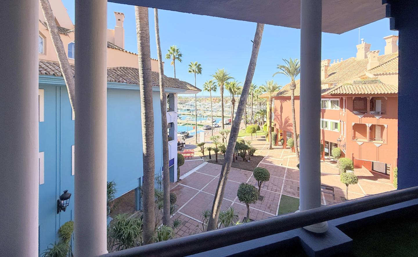 Apartment in Puerto Sotogrande - view 1